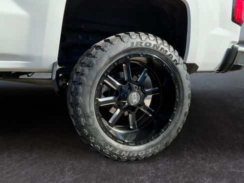 Used 2019 Chevrolet Silverado 1500 LT image 10