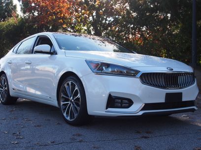 Used 2019 Kia Cadenza Technology