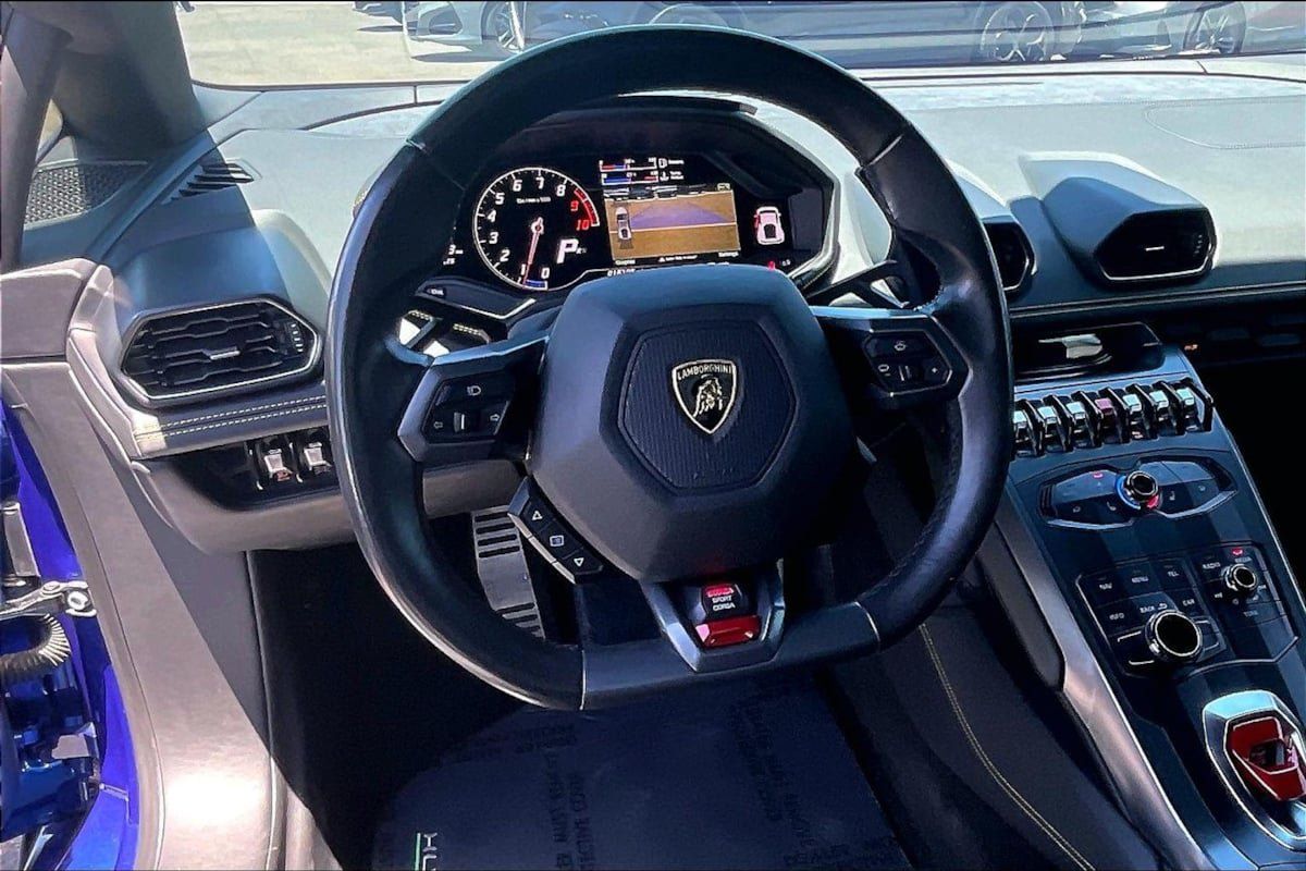 Used 2015 Lamborghini Huracan LP 610-4 AWD/4WD image 5