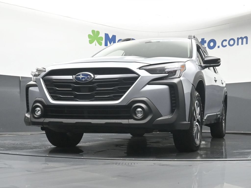 Used 2025 Subaru Outback Premium AWD/4WD image 7