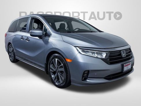 Used 2023 Honda Odyssey Touring image 3