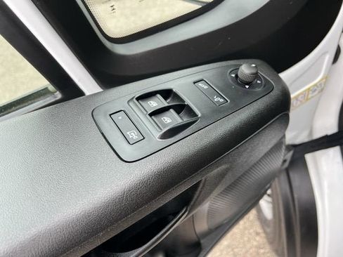 Used 2025 RAM ProMaster 2500 w/ Convenience Group FWD image 21