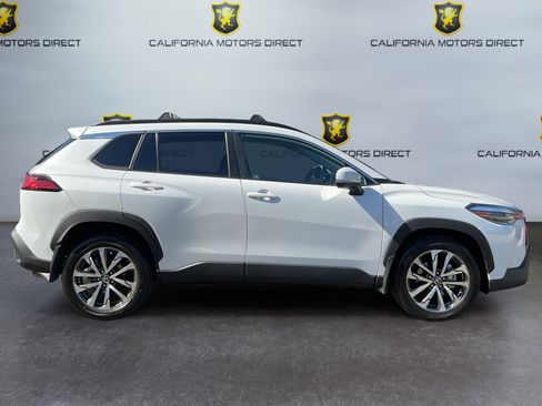 Used 2023 Toyota Corolla Cross XLE w/ Convenience Package image 4