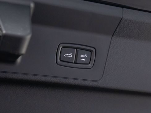 Used 2024 Porsche Panamera 4 image 32