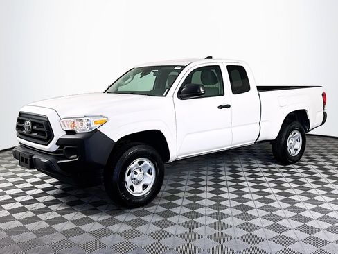 Used 2022 Toyota Tacoma SR image 4