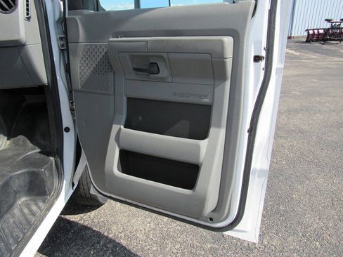 Used 2022 Ford E-350 and Econoline 350 Super Duty RWD image 11