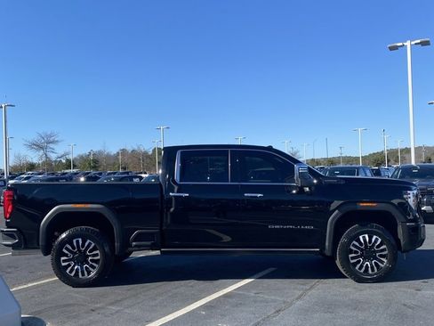 Used 2024 GMC Sierra 2500 Denali Ultimate image 9