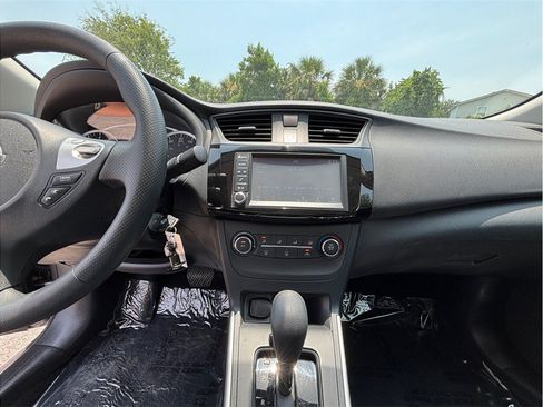 Used 2019 Nissan Sentra S FWD image 11