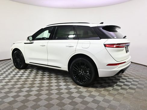 New 2026 Lincoln Corsair Reserve image 3