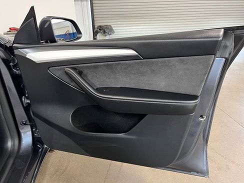 Used 2023 Tesla Model Y Performance AWD/4WD image 12