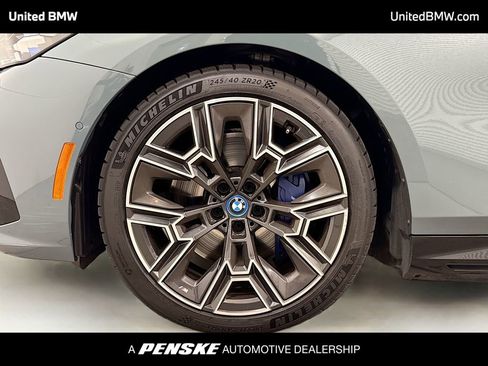 Used 2025 BMW i5 xDrive40 w/ Executive Package image 1