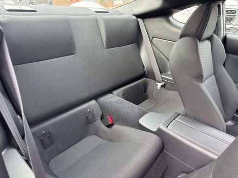 Used 2022 Toyota GR86 w/ ALL Weather Mat Package (TMS) RWD image 25