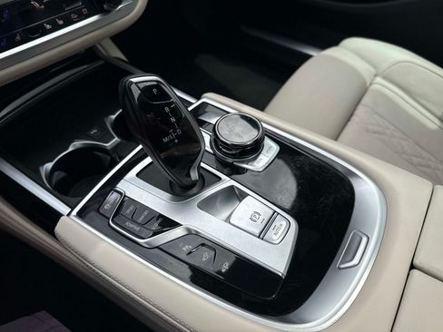 Used 2022 BMW 750i xDrive w/ Executive Package AWD/4WD image 30