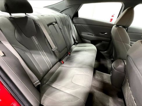 Used 2025 Hyundai Elantra SEL FWD image 33
