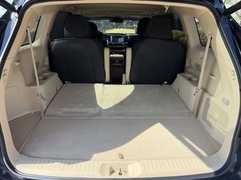 Used 2018 Toyota Highlander Limited image 8