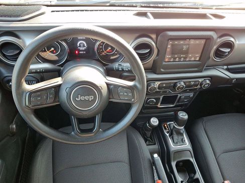 Used 2022 Jeep Wrangler Unlimited Sport AWD/4WD image 11