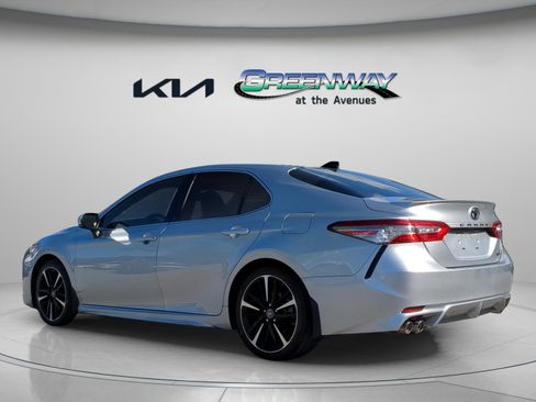 Used 2019 Toyota Camry XSE image 5