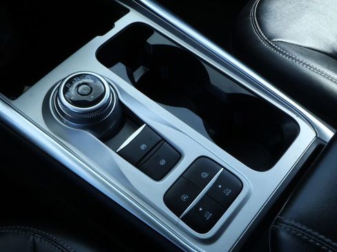 Used 2023 Ford Explorer XLT w/ Equipment Group 202A image 17