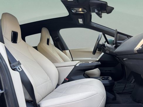 Certified 2023 BMW iX xDrive50 image 19