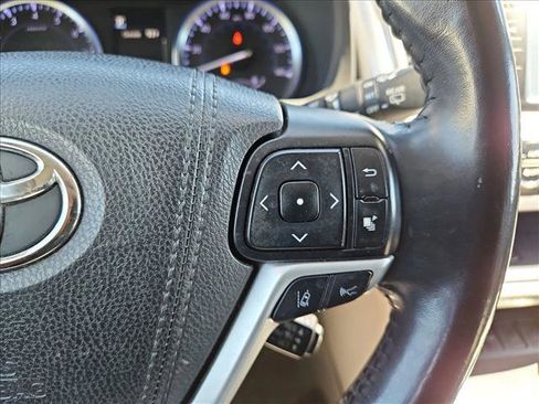Used 2018 Toyota Highlander Limited image 13