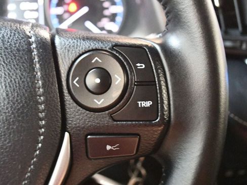 Used 2017 Toyota RAV4 XLE FWD image 41