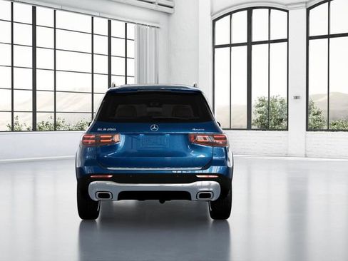 Used 2026 Mercedes-Benz GLB 250 4MATIC image 25