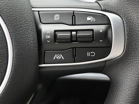 Used 2024 Kia Sportage LX image 16