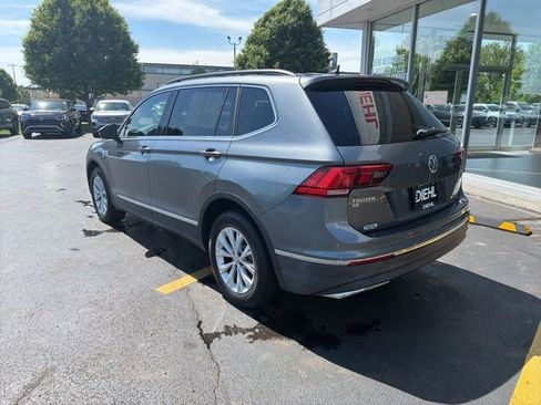 Used 2018 Volkswagen Tiguan SEL FWD image 4
