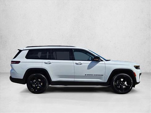 New 2026 Jeep Grand Cherokee L Limited w/ Limited Altitude Package AWD/4WD image 10