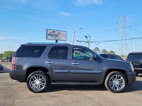 Used 2008 GMC Yukon Denali image 1