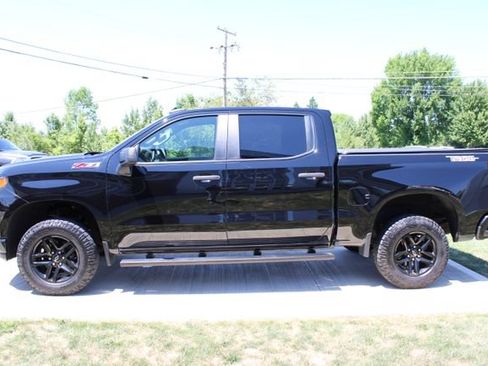 Used 2021 Chevrolet Silverado 1500 Custom Trail Boss AWD/4WD image 28