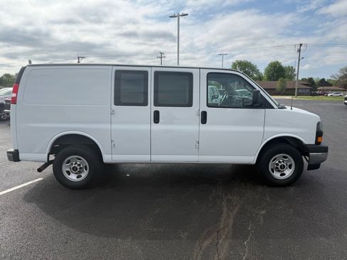 Used 2022 GMC Savana 2500 w/ Driver Convenience Package RWD image 6