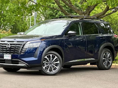 New 2026 Nissan Pathfinder Platinum AWD/4WD image 1