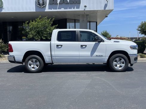 New 2026 RAM 1500 Big Horn AWD/4WD image 3