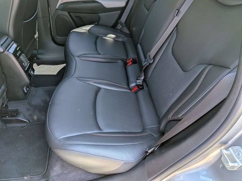 Used 2023 Jeep Compass Limited AWD/4WD image 21