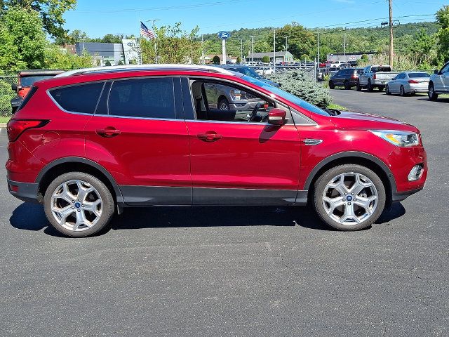 Used 2019 Ford Escape Titanium AWD/4WD image 16