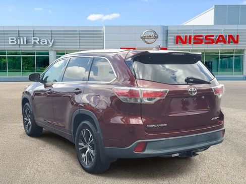 Used 2016 Toyota Highlander XLE AWD/4WD image 3