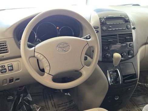 Used 2010 Toyota Sienna CE image 15