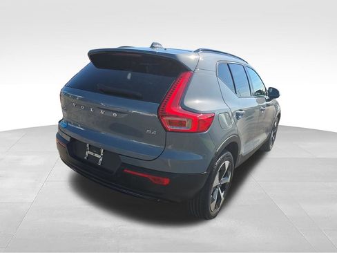 Used 2023 Volvo XC40 B4 Ultimate FWD image 6
