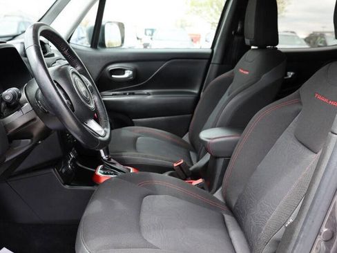 Used 2020 Jeep Renegade Trailhawk w/ Cold Weather Group image 13