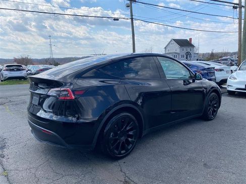 Used 2025 Tesla Model Y Long Range RWD image 5