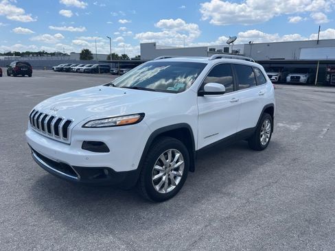 Used 2017 Jeep Cherokee Limited w/ Luxury Group image 3