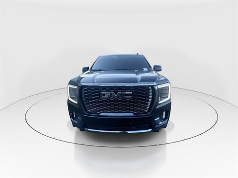 Used 2023 GMC Yukon XL Denali Ultimate image 3