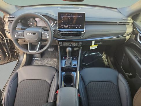 New 2026 Jeep Compass Latitude AWD/4WD image 18