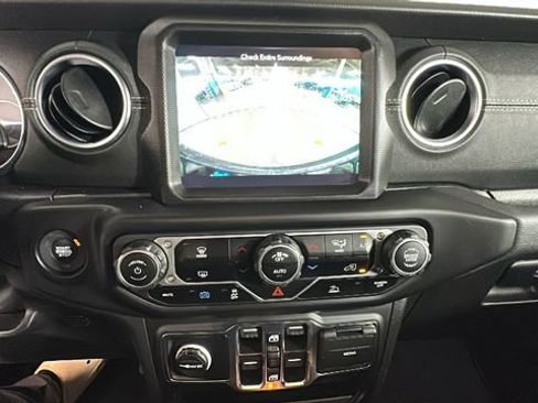 Used 2023 Jeep Wrangler Unlimited Sahara AWD/4WD image 23