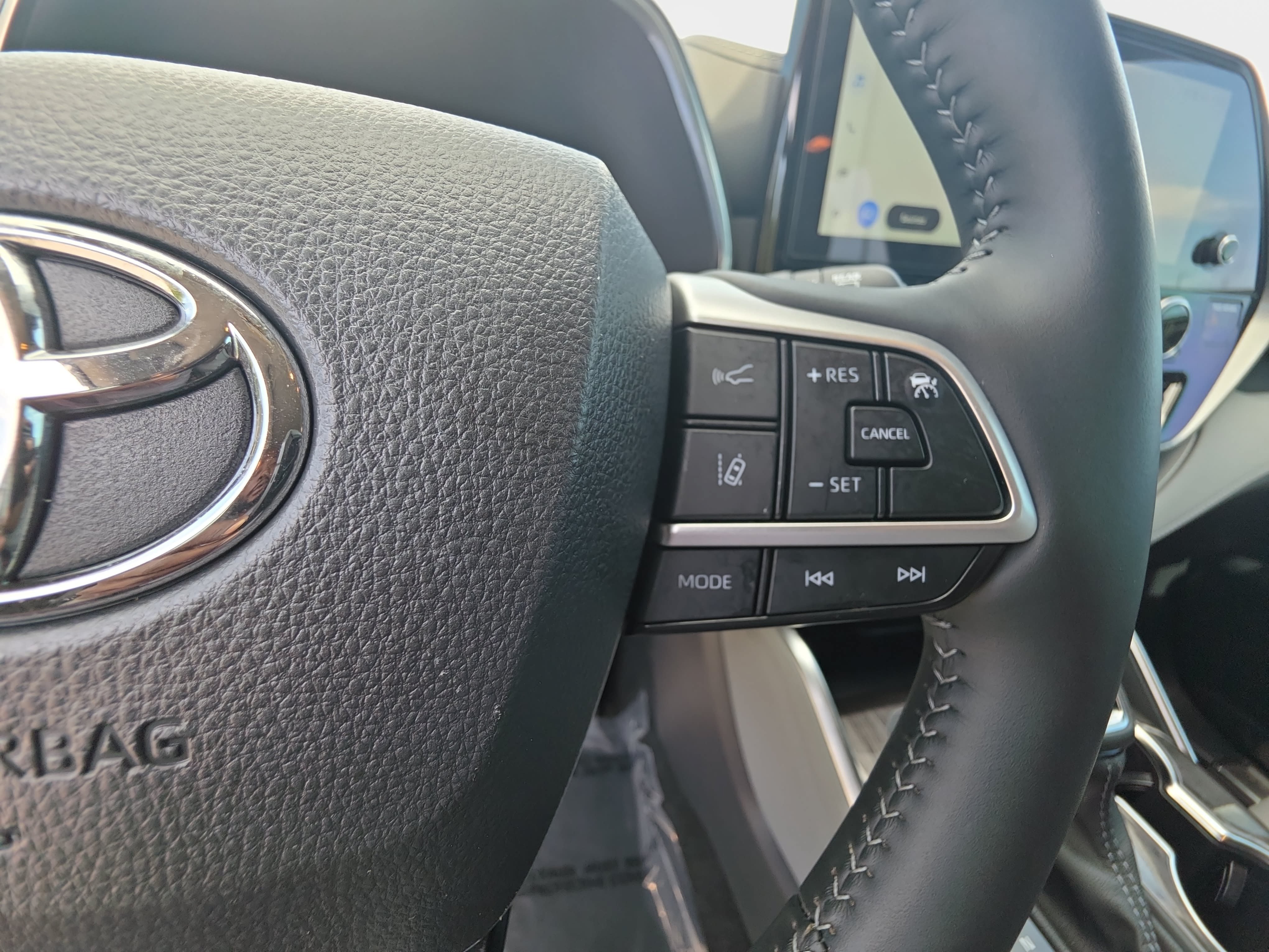 Used 2025 Toyota Highlander Platinum AWD/4WD image 20