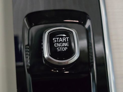 New 2026 Volvo XC60 B5 Ultra w/ Protection Package Premier AWD/4WD image 32