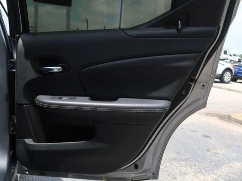 Used 2014 Dodge Avenger SXT FWD image 46