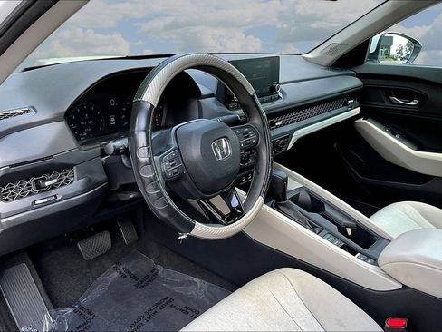 Used 2023 Honda Accord EX image 18