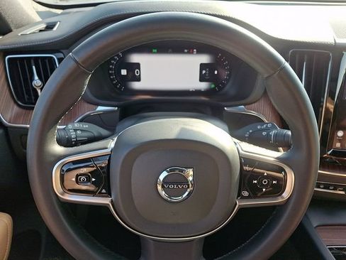 Used 2024 Volvo XC60 B5 Ultimate AWD/4WD image 18
